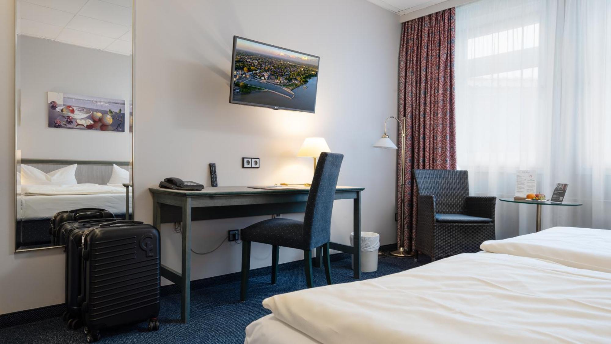 Hotel Kreuzer Wedel Luaran gambar