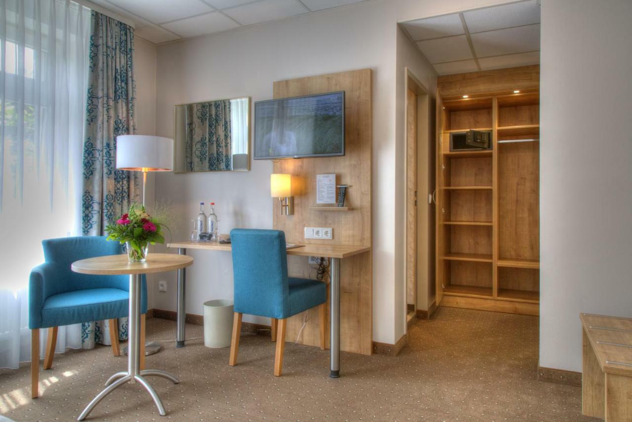 Hotel Kreuzer Wedel Luaran gambar