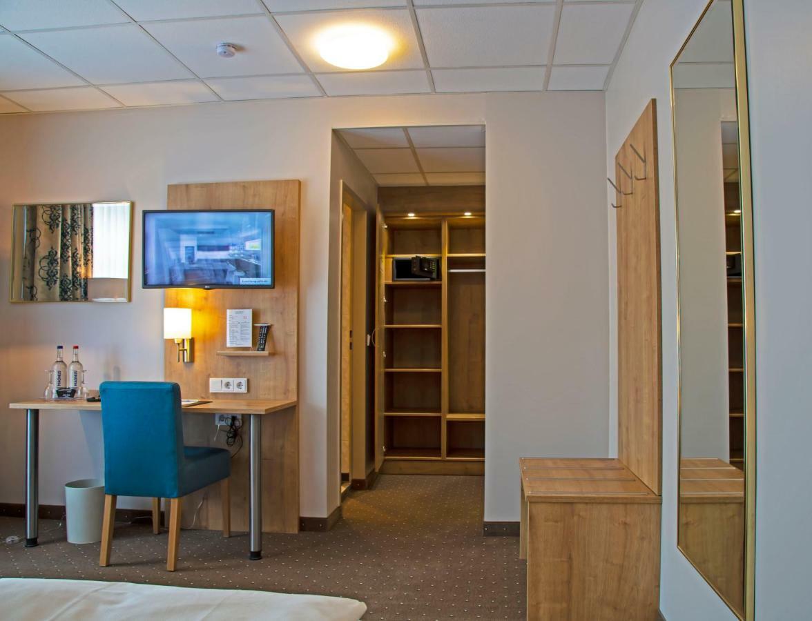 Hotel Kreuzer Wedel Luaran gambar